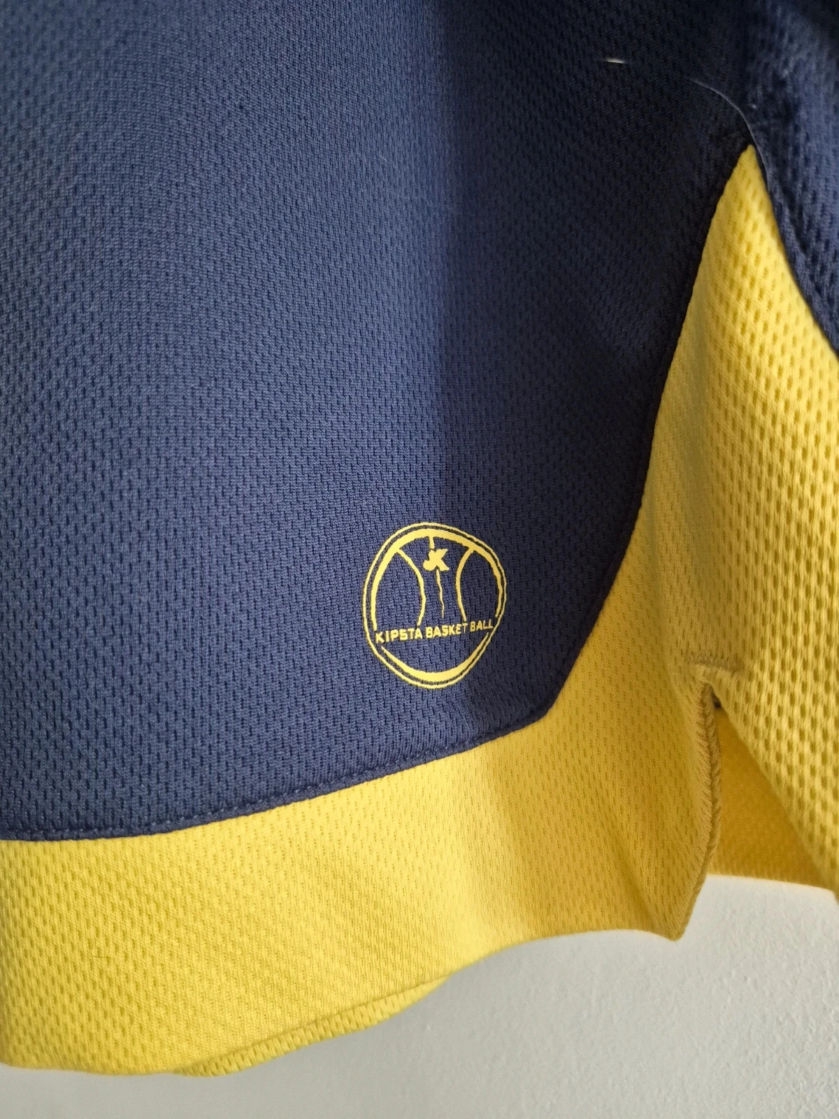 Short bleu et jaune décathlon S – photo 3